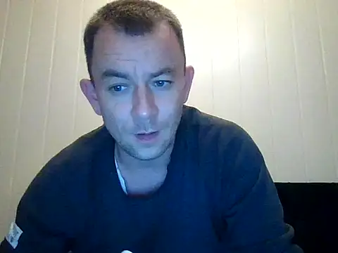 Snapshot of VanBeatPL chatting on October 18, 6:41 pm VanBeatPL online show from October 18, 6:41 pm