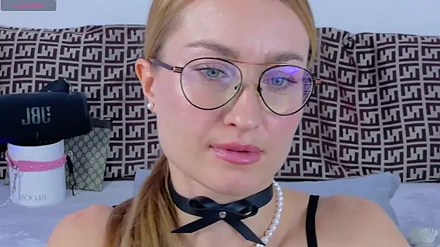 MysticRoxanne online show from November 23, 3:01 pm