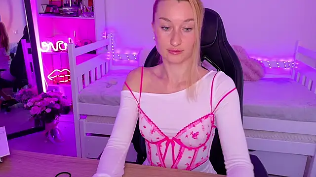 MysticRoxanne online show from January 14, 1:39 pm