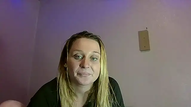 Queen2454 online show from October 8, 11:46 pm