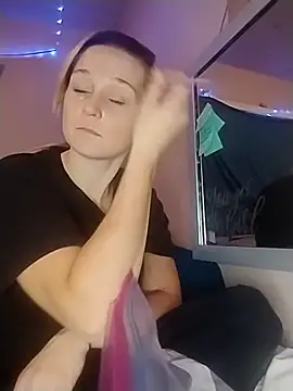 Queen2454 online show from October 20, 7:58 pm