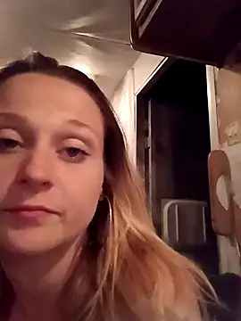 Queen2454 online show from March 29, 6:13 am