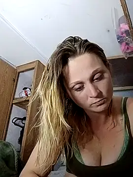 Queen2454 online show from April 15, 7:59 am