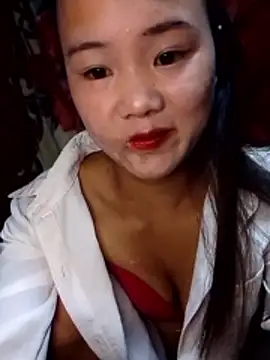 Snapshot of Alice_wo chatting on October 13, 9:59 pm Alice wo online show from October 13, 9:59 pm