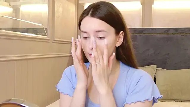 EvaSwen online show from April 12, 5:56 am