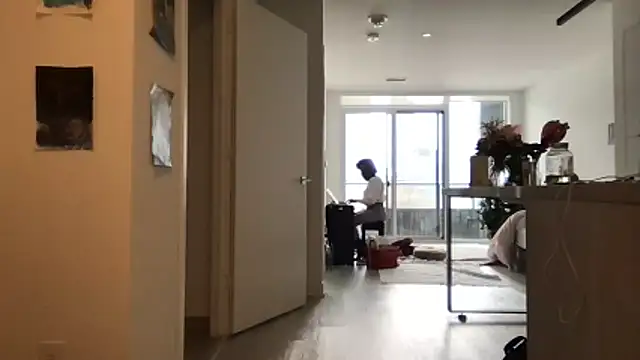 tia   fox online show from February 22, 7:01 pm