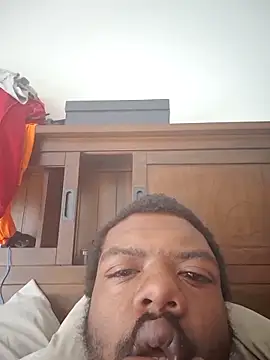 Snapshot of MrBigDickShow chatting on March 4, 3:51 pm MrBigDickShow online show from March 4, 3:51 pm