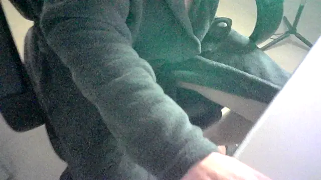 Snapshot of nobby2012 chatting on April 12, 4:01 pm nobby2012 online show from April 12, 4:01 pm