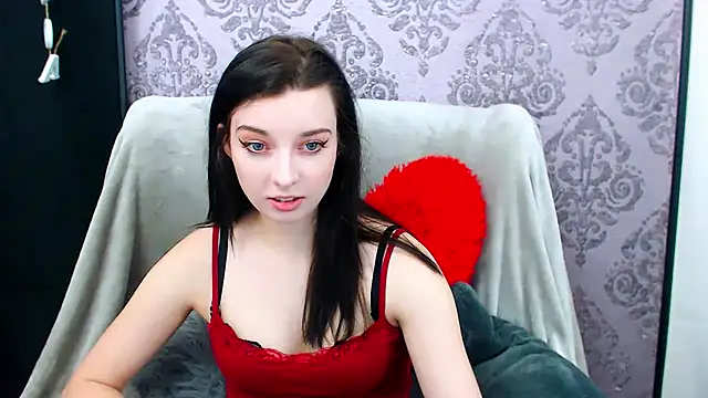 DominantLuna online show from February 5, 8:46 pm