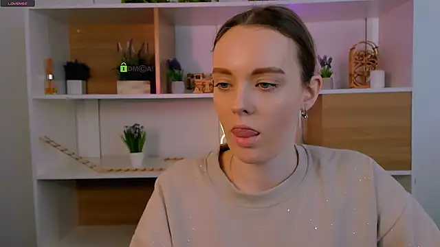 isla dior online show from December 16, 7:35 am