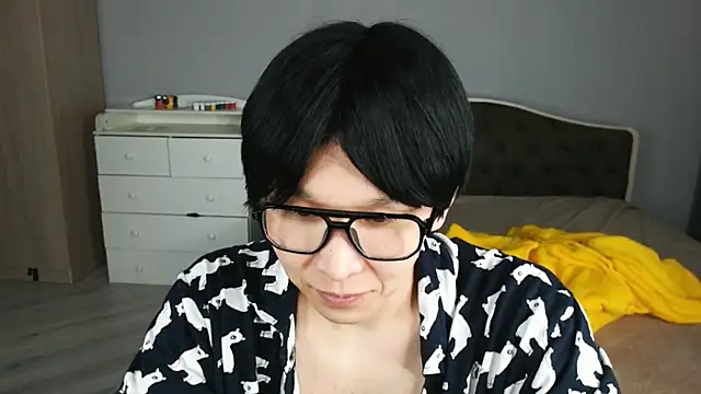 Snapshot of KaiChicken chatting on April 5, 8:50 pm KaiChicken online show from April 5, 8:50 pm