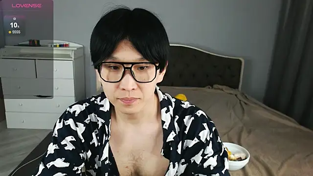 Snapshot of KaiChicken chatting on April 7, 6:19 pm KaiChicken online show from April 7, 6:19 pm