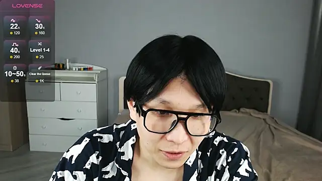 Snapshot of KaiChicken chatting on April 8, 7:58 pm KaiChicken online show from April 8, 7:58 pm