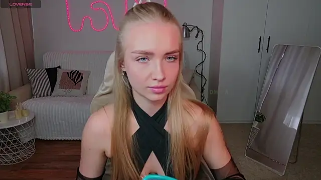 TessaGrays online show from April 13, 11:05 am