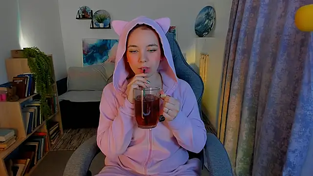 MarcelineChi online show from December 22, 12:02 pm