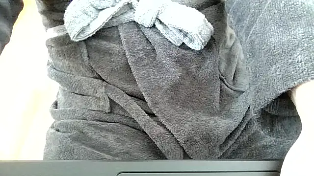 Snapshot of b3no_beso007 chatting on March 23, 12:09 pm b3no beso007 online show from March 23, 12:09 pm