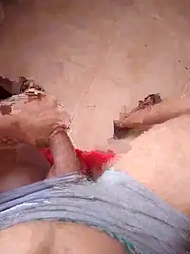 Snapshot of eroer20 chatting on October 15, 4:07 pm eroer20 online show from October 15, 4:07 pm