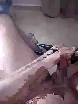 Snapshot of eroer20 chatting on October 25, 1:57 am eroer20 online show from October 25, 1:57 am