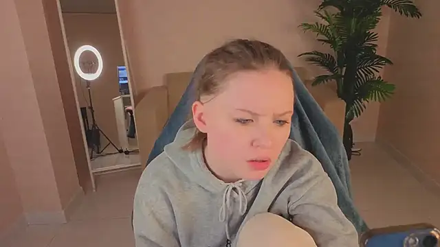 SirenaBlessing online show from December 21, 9:05 am