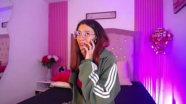 MarinetteLux online show from March 10, 5:29 pm