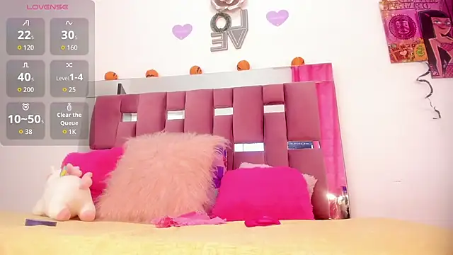 Snapshot of michell_estrada chatting on October 25, 2:56 pm michell estrada online show from October 25, 2:56 pm