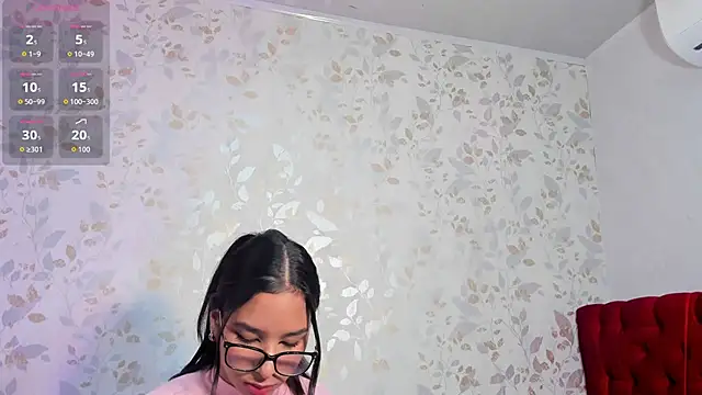 Luciaoregon online show from November 7, 1:22 pm