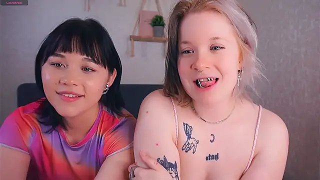 EviaVanveen online show from December 1, 7:35 am