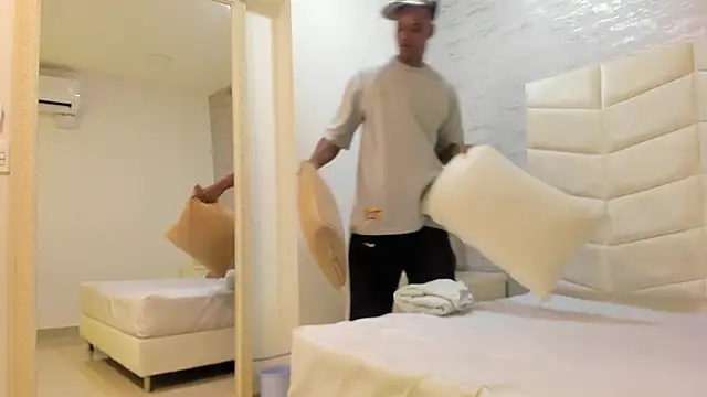 jax black online show from December 2, 6:47 pm