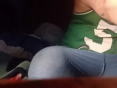 macKnd online show from October 29, 5:47 pm