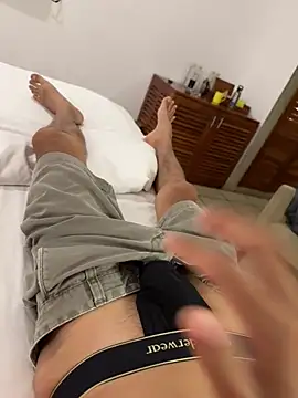 HenryLee1983-cums online show from April 18, 2:10 pm