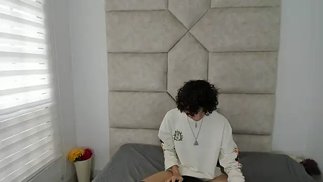 Scaarlett 22  online show from October 15, 5:35 pm