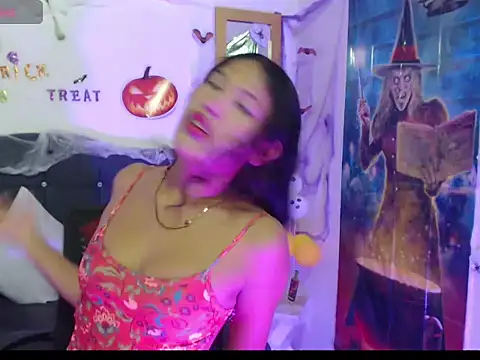 Snapshot of Adriana_Belle chatting on October 8, 8:28 pm Adriana Belle online show from October 8, 8:28 pm