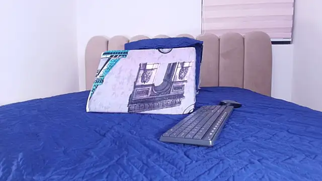 ashly mr online show from December 5, 12:03 pm