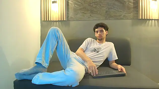 ISRAEL GRAY online show from October 15, 7:14 pm