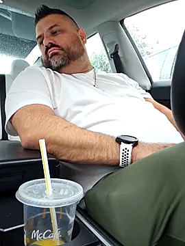 Roddog18 online show from November 18, 7:18 pm