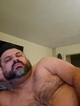 Roddog18 online show from December 5, 1:31 pm