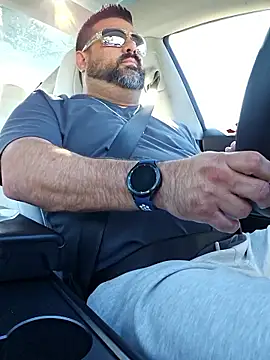 Roddog18 online show from January 8, 8:55 pm