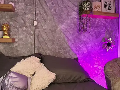 Nikolbrice online show from February 18, 6:59 pm