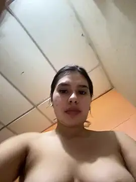 Snapshot of Brianna_bunny05 chatting on May 12, 3:25 am Brianna bunny05 online show from May 12, 3:25 am