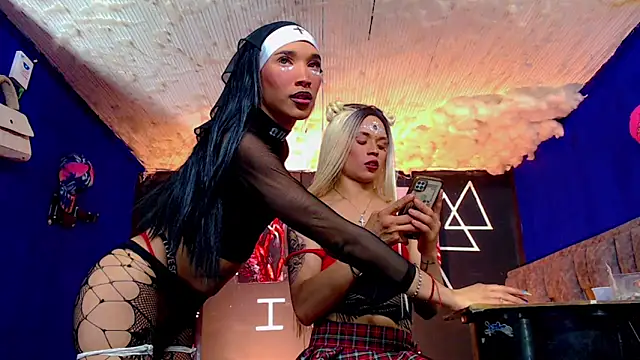 Fersexy Dolls online show from November 1, 5:09 am