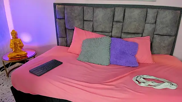 Xiomara Stwart online show from October 6, 12:24 pm