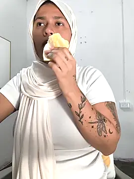 Nadia hasbun online show from December 13, 10:04 pm