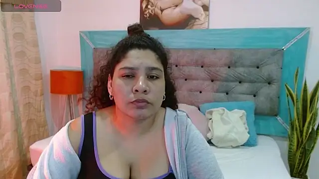 roxx iie online show from October 7, 2:31 am