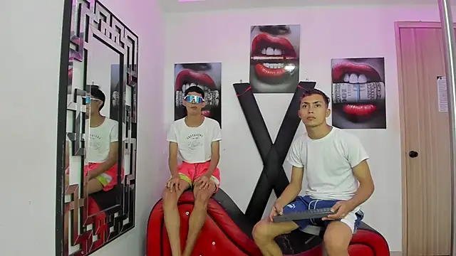 VERY HOT GUYS online show from November 26, 2:34 am