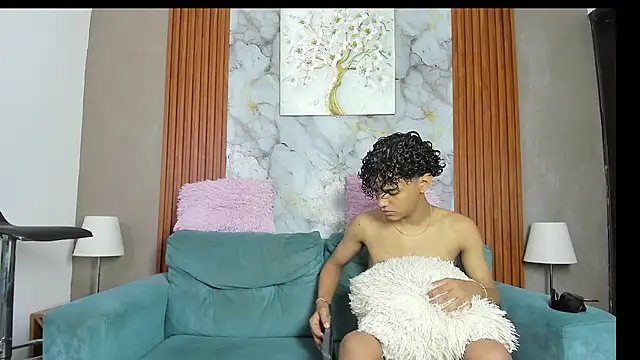 VERY HOT GUYS online show from June 4, 7:14 am