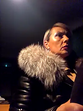 KirraWhite online show from November 26, 4:02 am