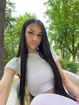 Snapshot of ilariea_girl chatting on May 8, 3:39 pm ilariea girl online show from May 8, 3:39 pm