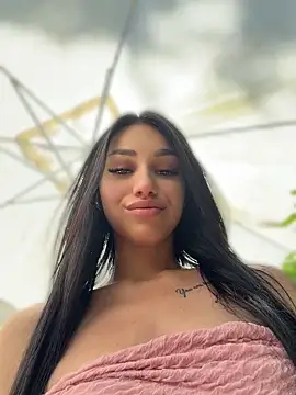 Snapshot of ilariea_girl chatting on May 23, 12:42 pm ilariea girl online show from May 23, 12:42 pm