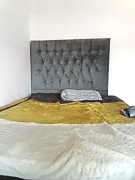 Snapshot of MissBubbles04 chatting on October 14, 8:59 am MissBubbles04 online show from October 14, 8:59 am