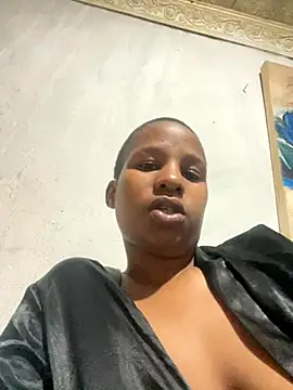 Snapshot of MissBubbles04 chatting on October 31, 7:48 pm MissBubbles04 online show from October 31, 7:48 pm